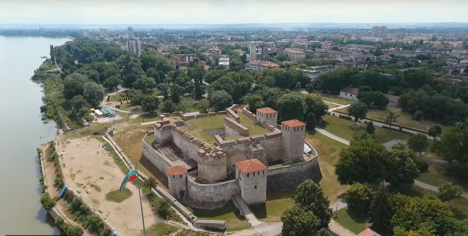 Средновековна крепост „Баба Вида“ – снимки, видео