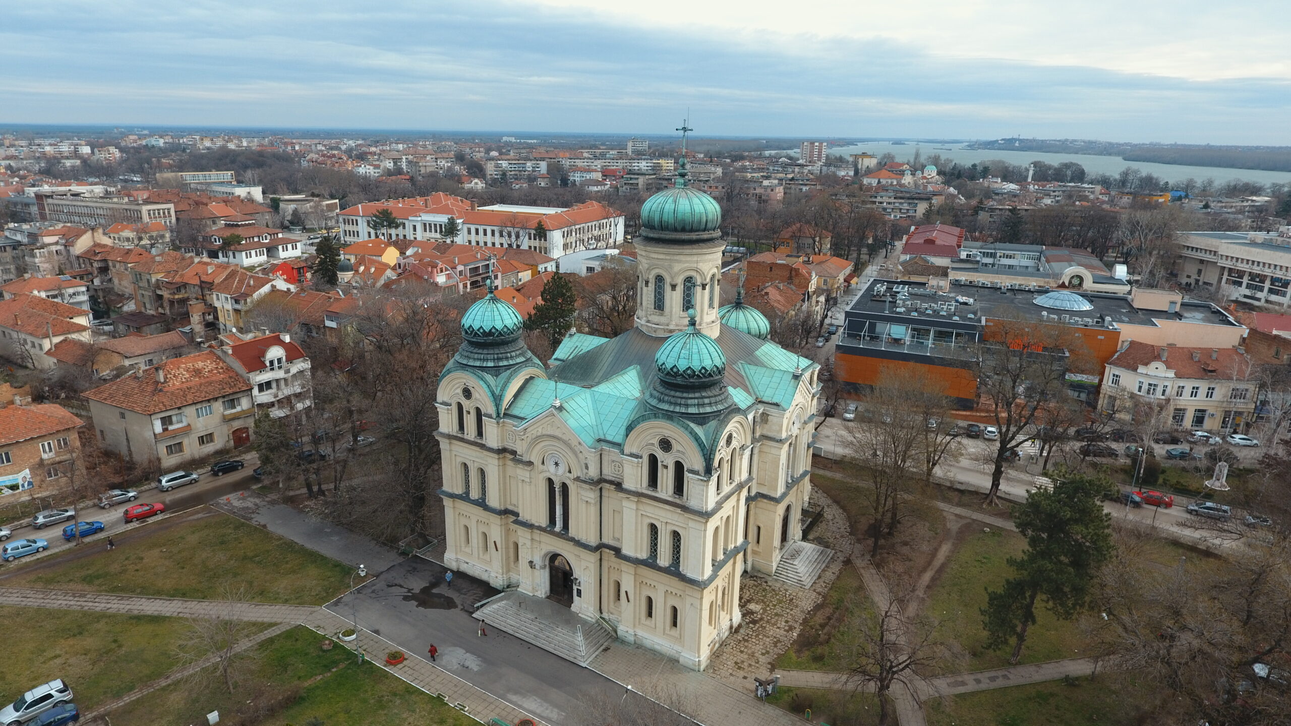 С дарения на граждани и доброволни пожертвования на еснафите се изгражда катедралният храм „Св.вмчк.Димитрий“ във Видин – видео