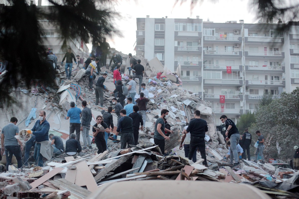 Разрушително земетресение в Турция и Гърция