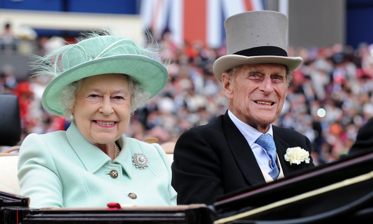 Британската кралица Елизабет II и принц Филип отпразнуваха 73 години брак