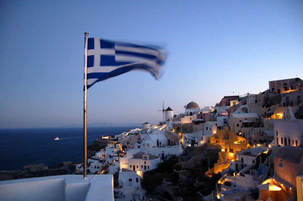 Гърция въвежда национална карантина за три седмици от събота