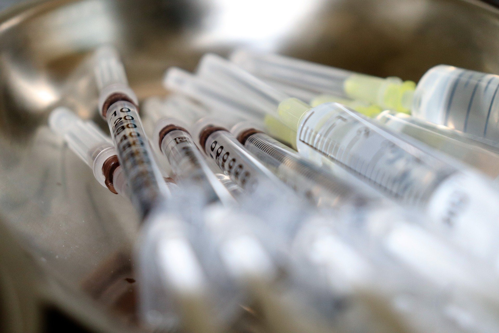 Първите дози от ваксината на Пфайзер/Бионтех получиха редица страни от ЕС