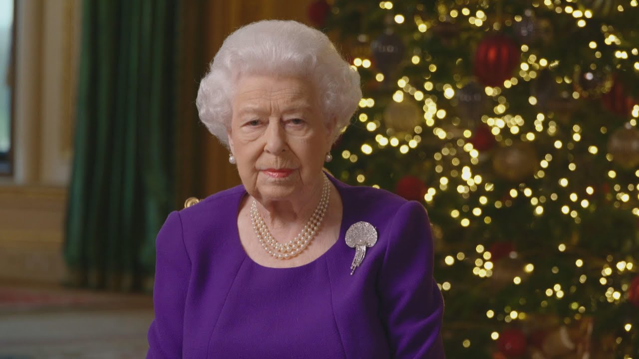 Кралица Елизабет II: Много хора искат просто прегръдка за Рождество