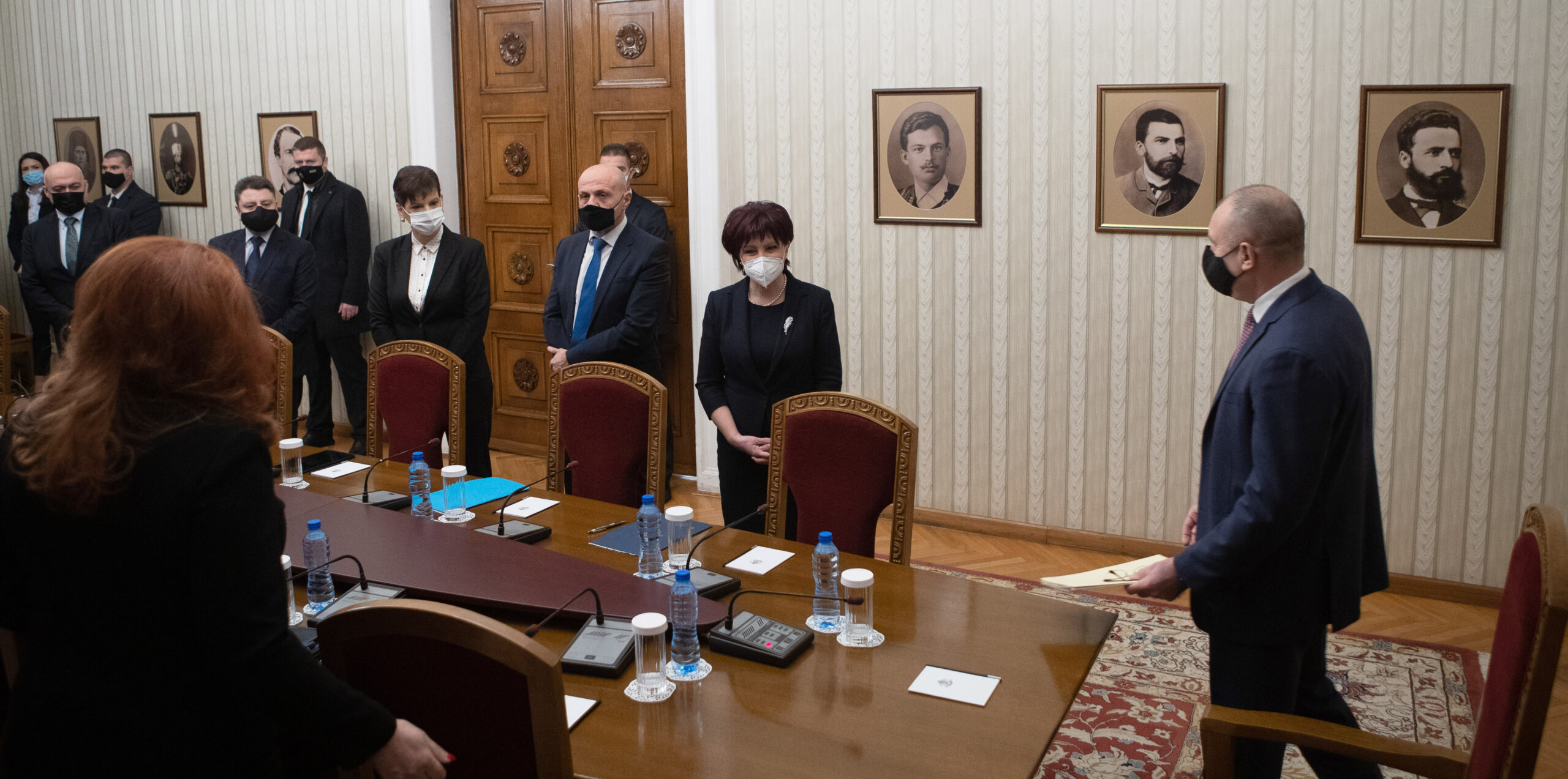 Президентските консултациите за предстоящия вот бяха белязани със скандал между Веселин Марешки и Румен Радев