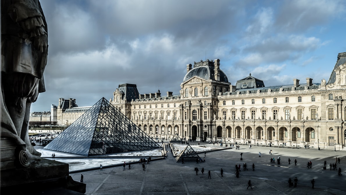 Рязък спад на посетителите в Лувъра през 2020 г.