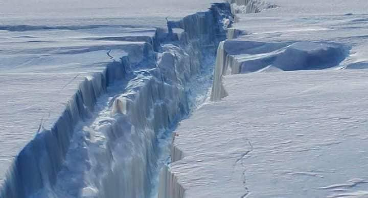 Откъсна се нов айсберг от Антарктида – видео