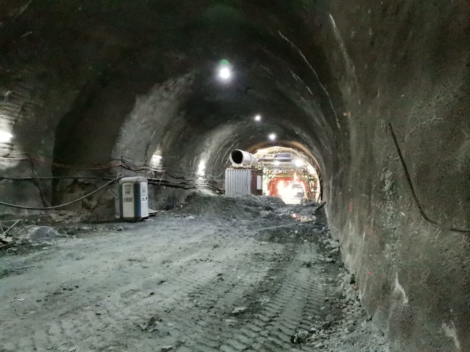 Пускат едното платно на тунел „Железница“ през септември – видео