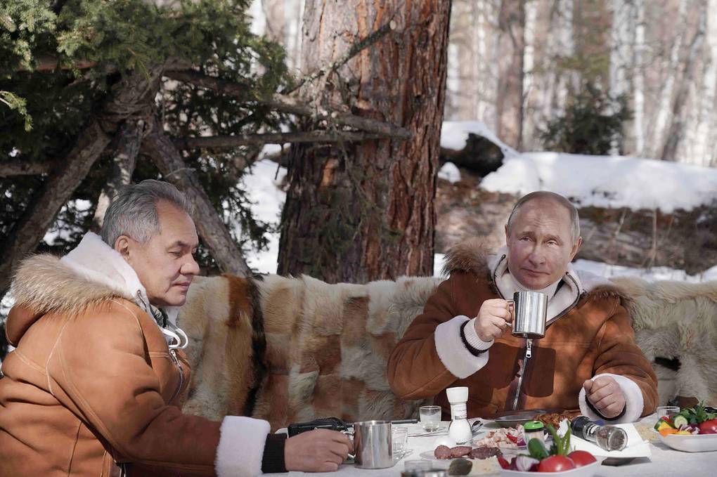 Владимир Путин си взе кратка почивка и прекарва уикенда в тайгата – видео