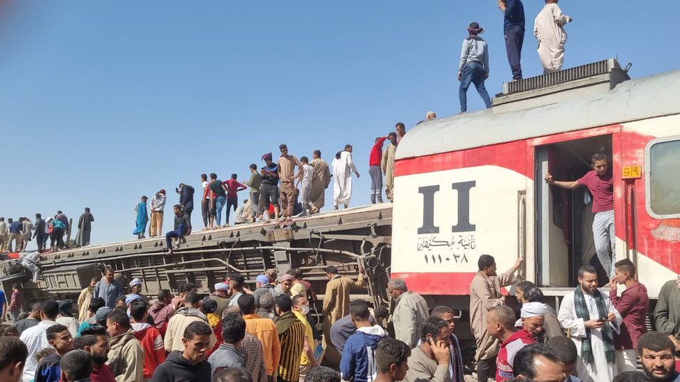 Тежка железопътна катастрофа в Египет – видео