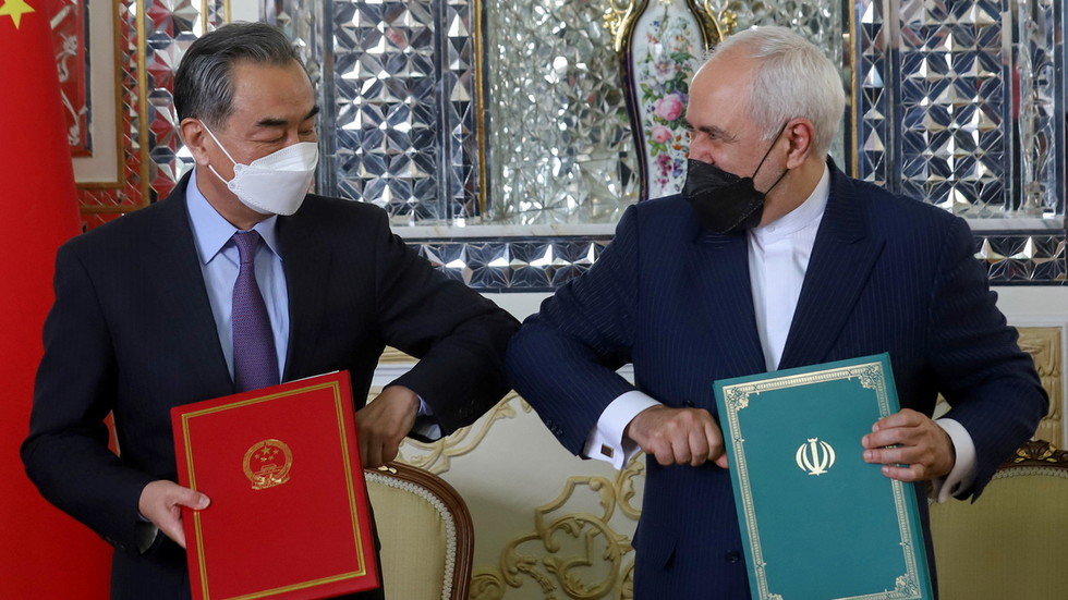 Иран и Китай подписаха 25-годишен договор за сътрудничество – видео
