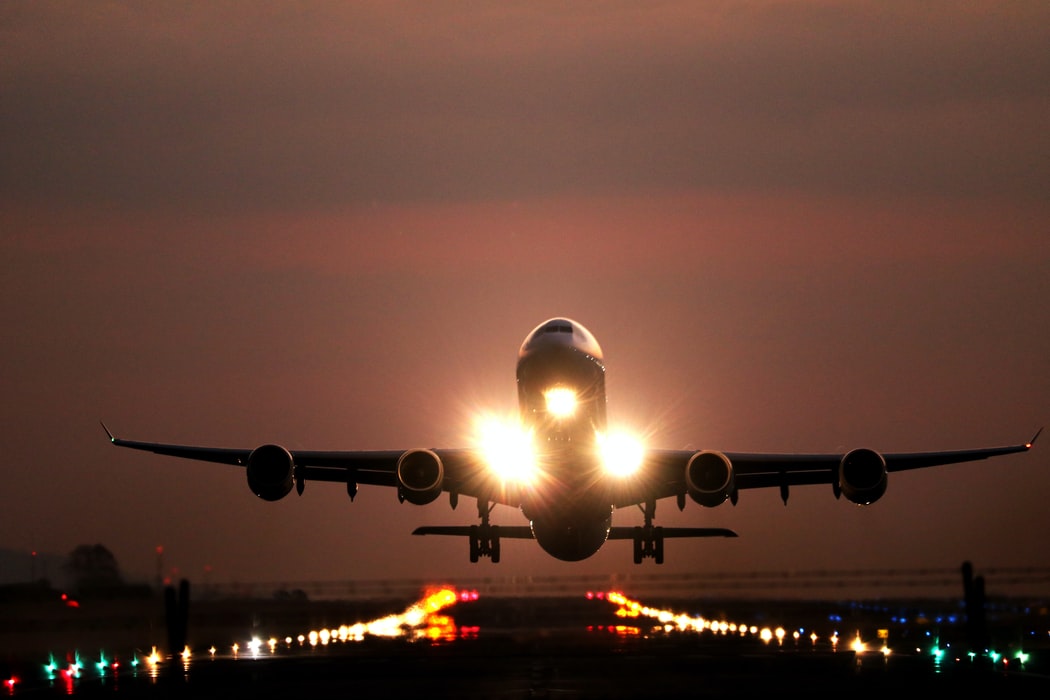 Летищата в САЩ отчитат най-големия брой пътници от март 2020 г.