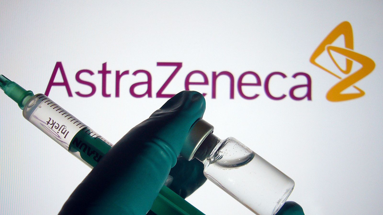 AstraZenica: Нашите данни за безопасност не показват повишен риск от белодробна тромбемболия