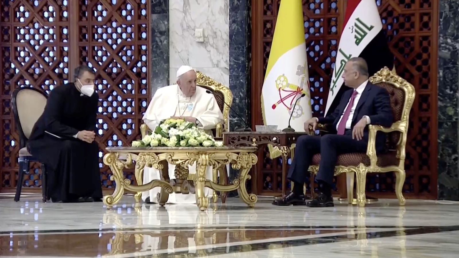 Папа Франциск на историческа визита в Ирак – снимки, видео