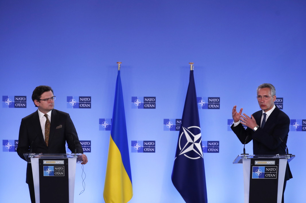Украйна призова НАТО за помощ, за да се избегне война с Русия – видео