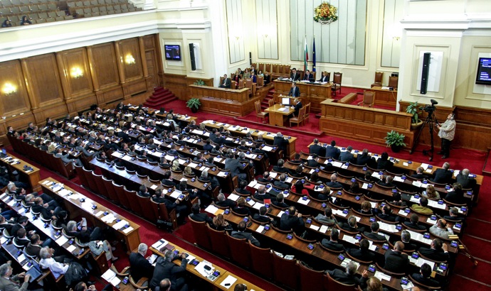 Конституционният съд изисква ограничения при финансирането на партиите