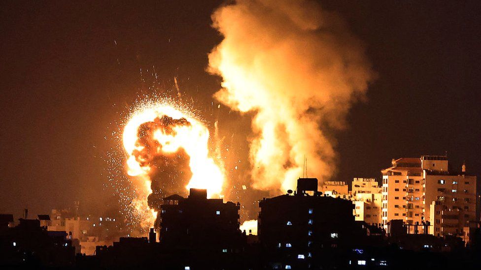 Около 150 ракети са били изстреляни от ивицата Газа по Израел – снимки, видео