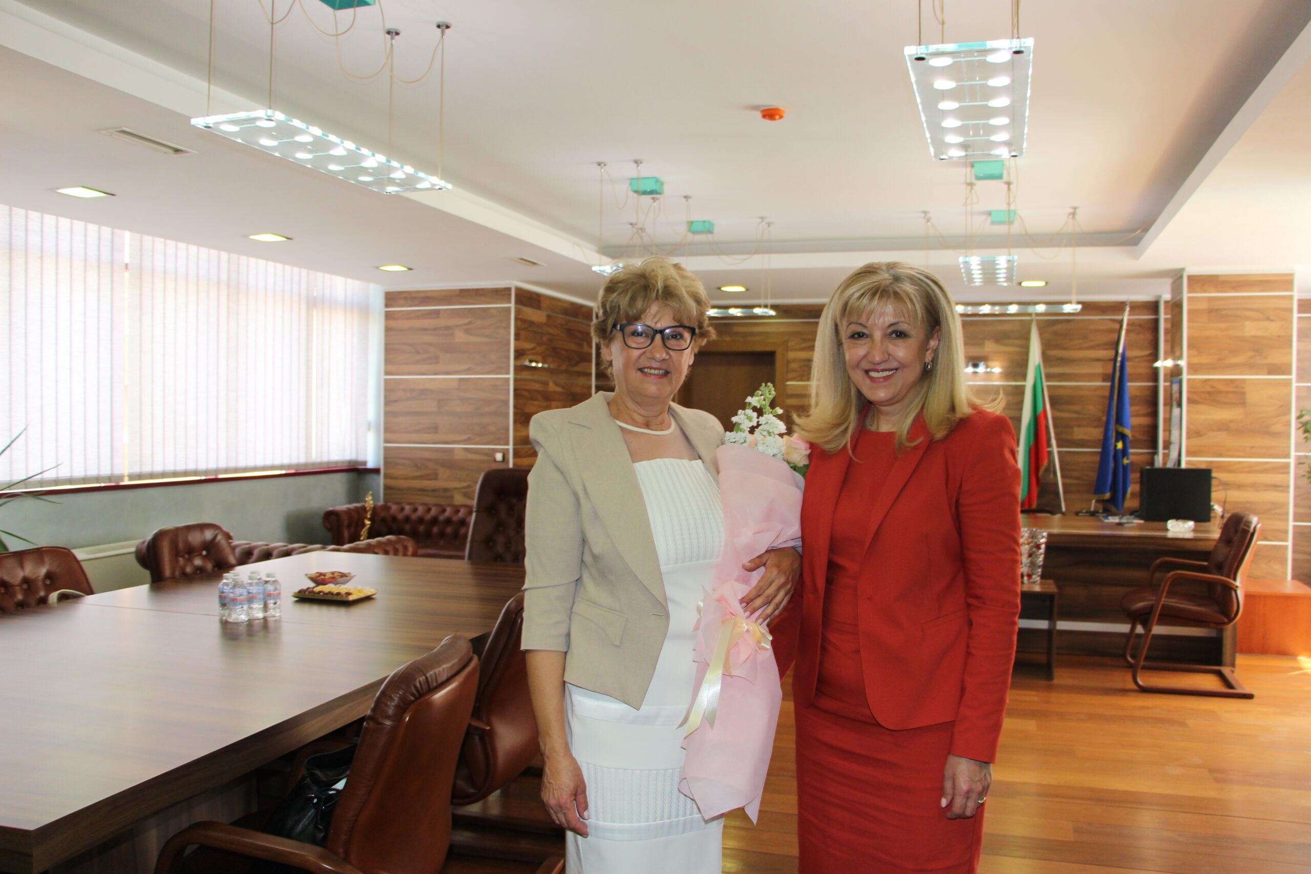 Виолета Комитова прие поста министър на регионалното развитие от Петя Аврамова