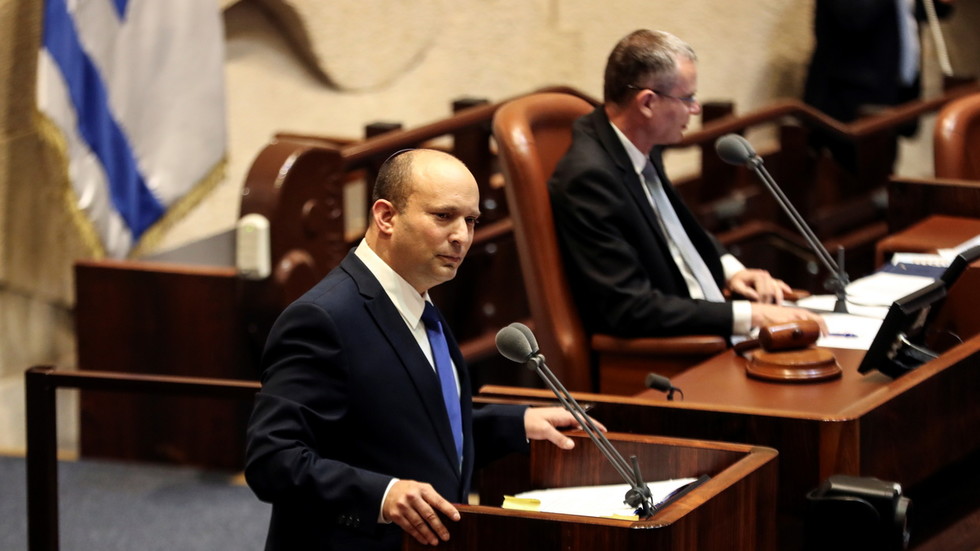Нафтали Бенет положи клетва като нов премиер на Израел – снимки, видео