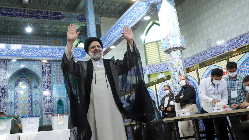 Ебрахим Раиси спечели президентските избори в Иран с 61,95% от гласовете – снимки, видео