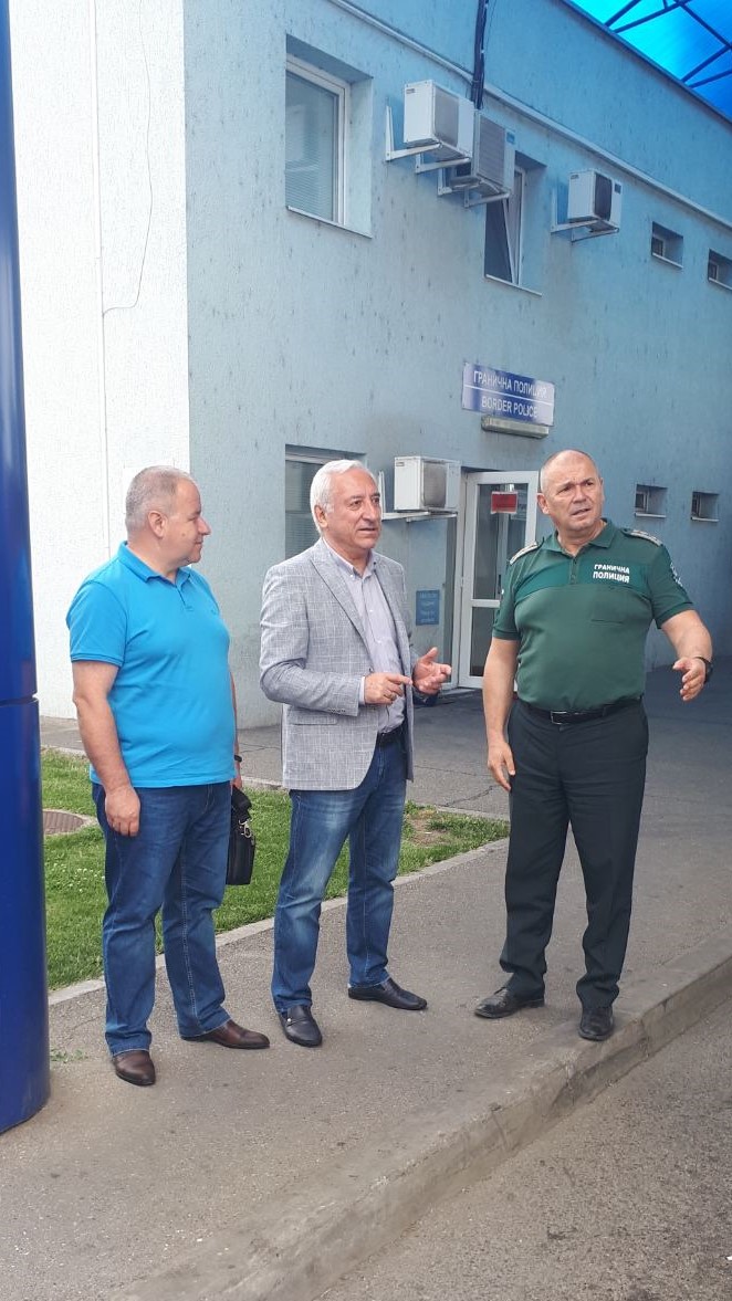 Заради натоварения трафик  областният управител Огнян Асенов посети Дунав мост 2