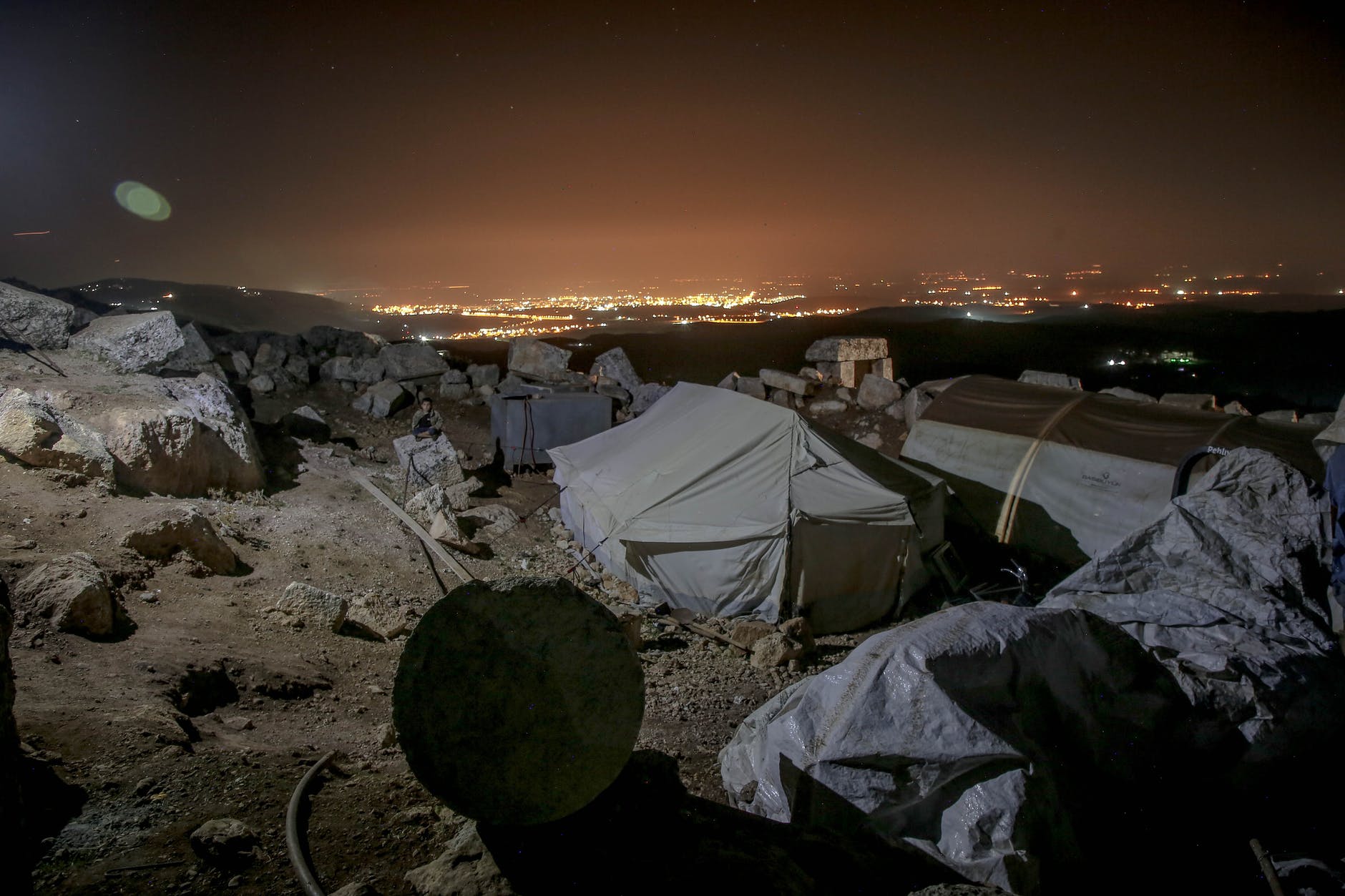 ООН: Броят на хората, бягащи от войни и кризи, за 19 години се е удвоил – снимки, видео