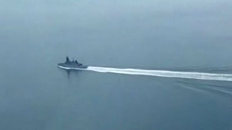 Русия откри предупредителен огън по британски миноносец в Черно море