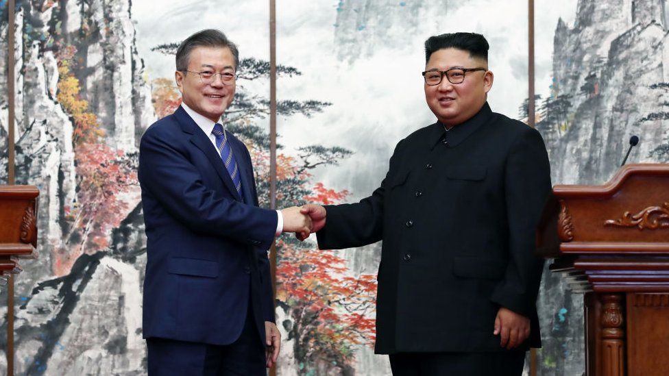 Двете Кореи възстановиха комуникационните си канали