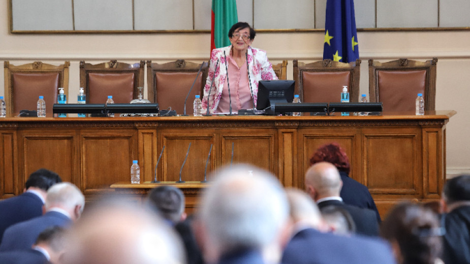 Мика Зайкова откри първото заседание на 46-ото Народно събрание