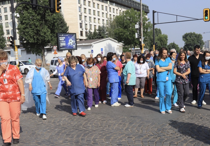Протест срещу уволнението на проф. Балтов