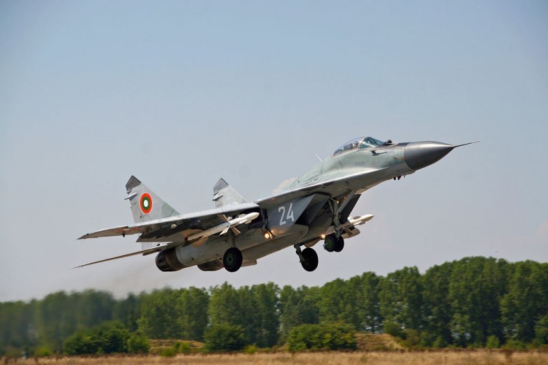 Три са основните версии за причините, довели до авиоинцидента с МиГ-29