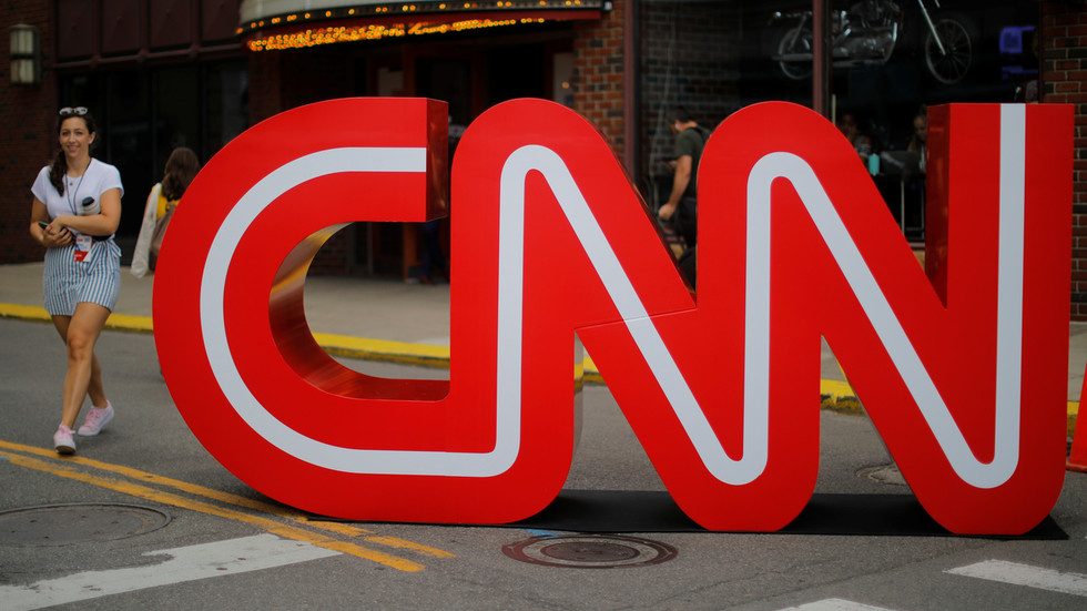 CNN уволнява неваксинирани служители