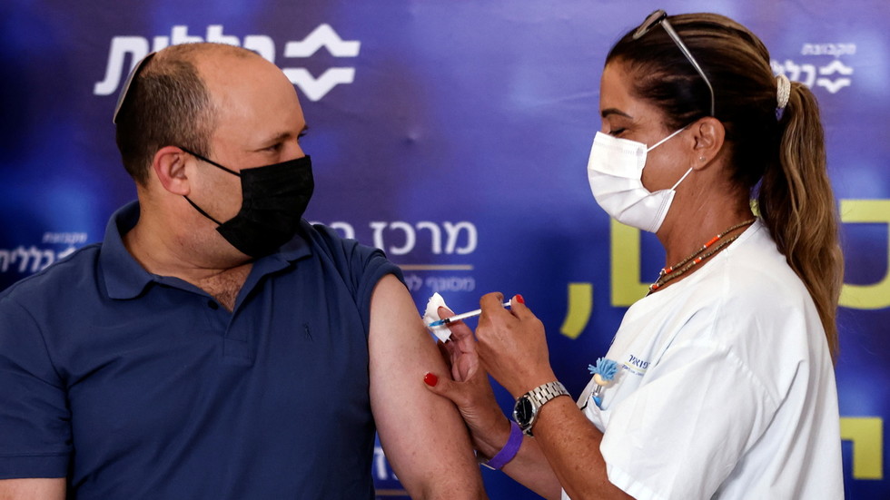 Израелският премиер получи трета доза ваксина срещу ковид