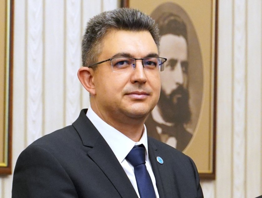 Номинираният за премиер Пламен Николов оттегли кандидатурата си