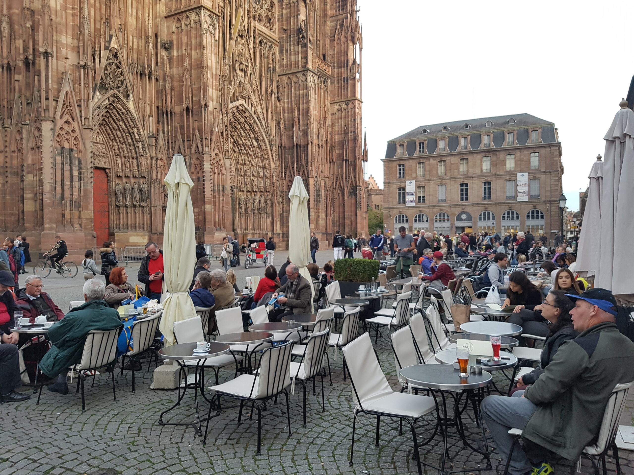 Страсбургската катедрала – грандиозна и изящна – снимки