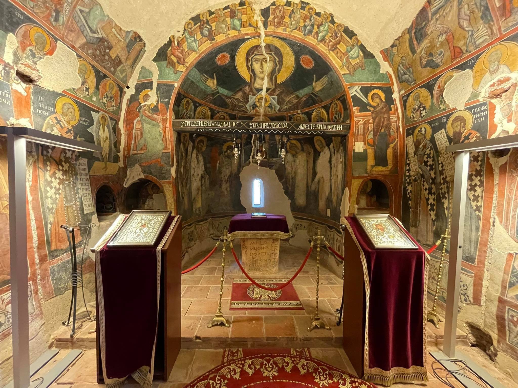 Старият католикон „Свети Георги“ в Кремиковския манастир – снимки