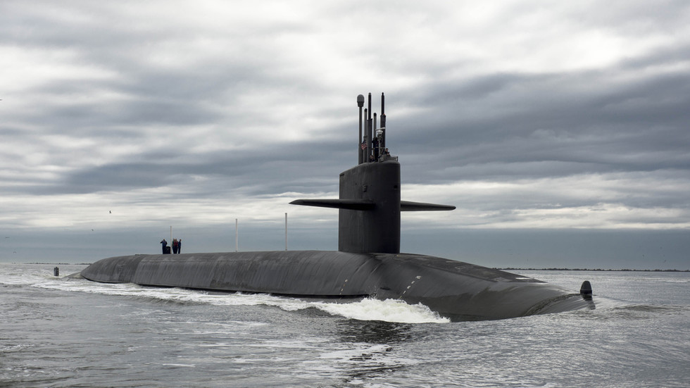 Австралия ще построи осем подводници с ядрени двигатели