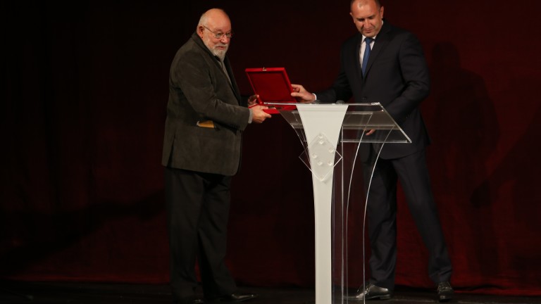 Владимир Зарев е новият носител на наградата за духовен принос на името на Иван Вазов