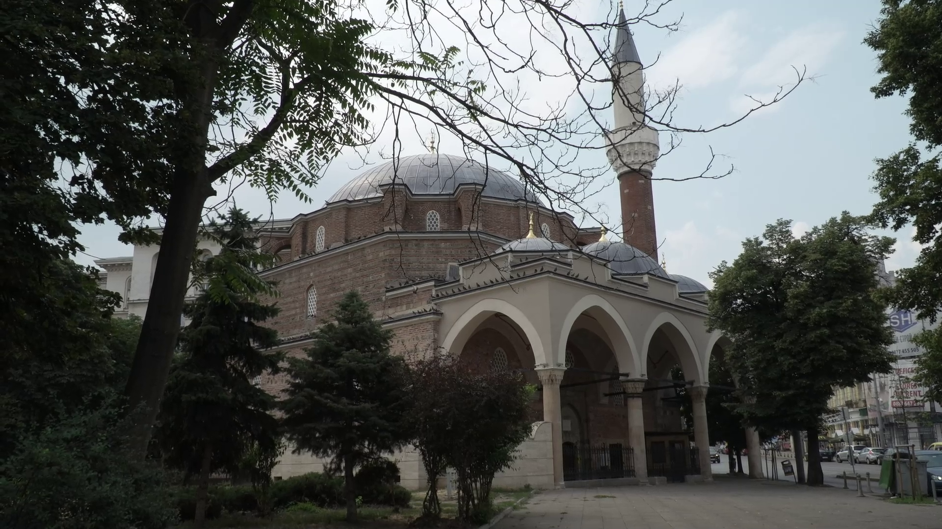 Софийската джамия Баня Баши е издигната в памет на жена