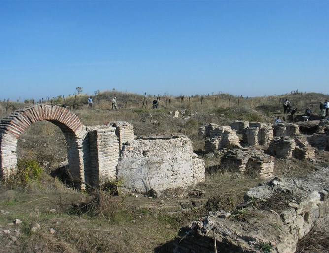 Археологически разкопки в античния град Рациария – видео