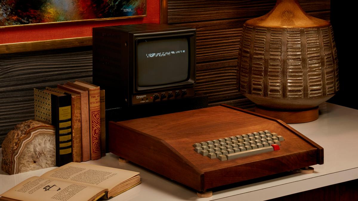 Продадоха оригинален компютър на Apple от 1976 г. за $600 000