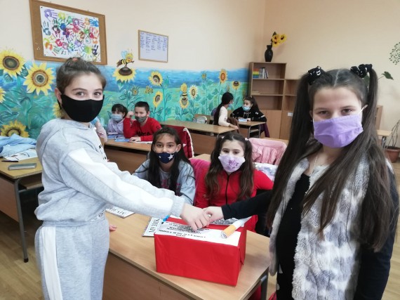 Акция в подкрепа на детското отделение в болницата в Мездра – снимки