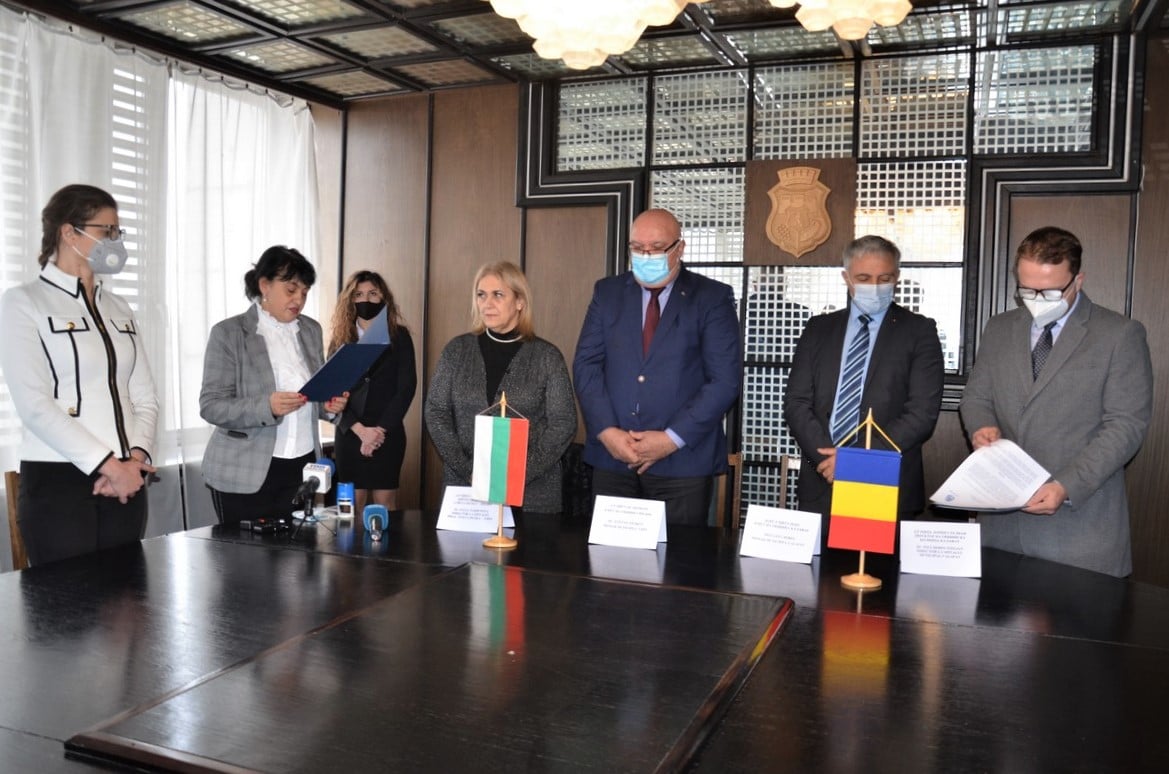 Кметовете на Видин и Калафат и директорите на болниците в двата града подписаха меморандум за сътрудничество