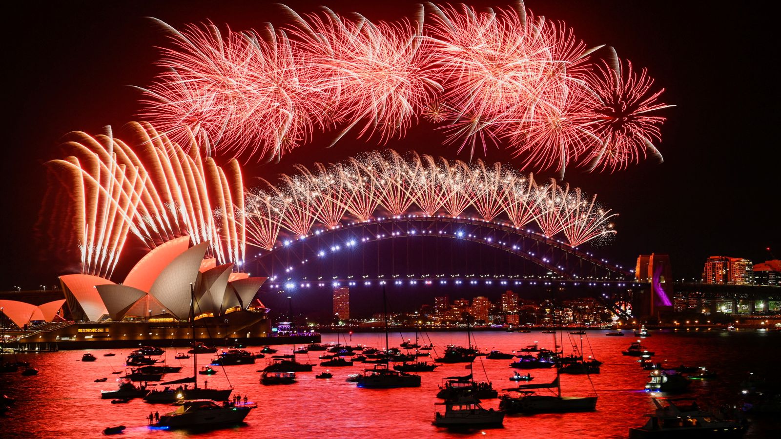 Австралия и Нова Зеландия отпразнуваха настъпването на 2022 г.