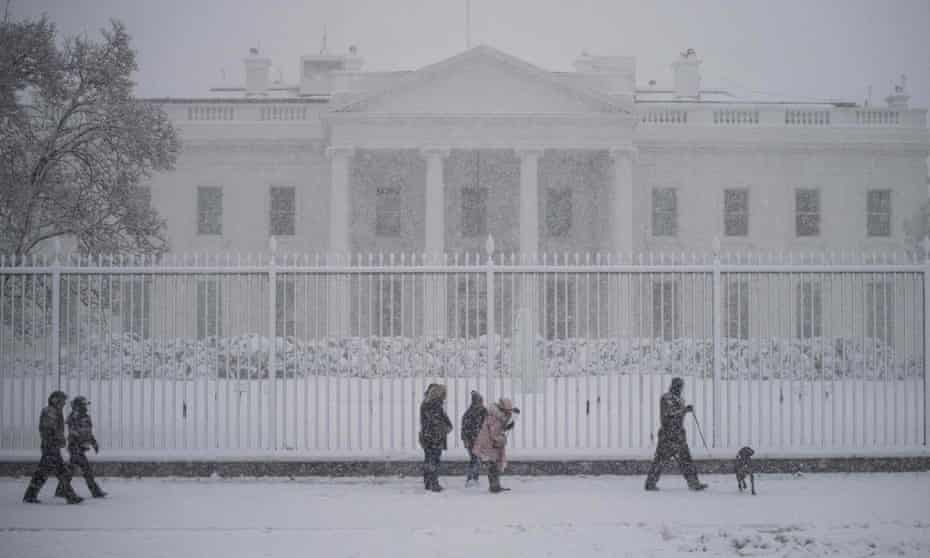 Снежна буря връхлетя американската столица