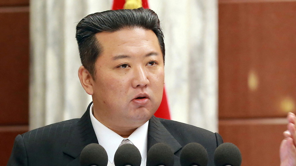 Ким Чен-ун говори за храна, а не за ядрени оръжия в реч за новата 2022 г.