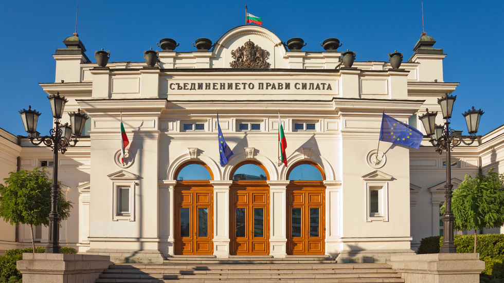 „Демократична България“ внесе проект на решение за оказване на военна помощ на Украйна