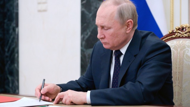 Путин подписа указ за нови ответни санкции срещу Запада