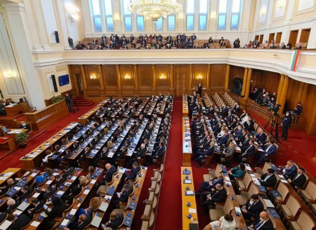 Законопроектите за актуализация на бюджета са внесени в парламента