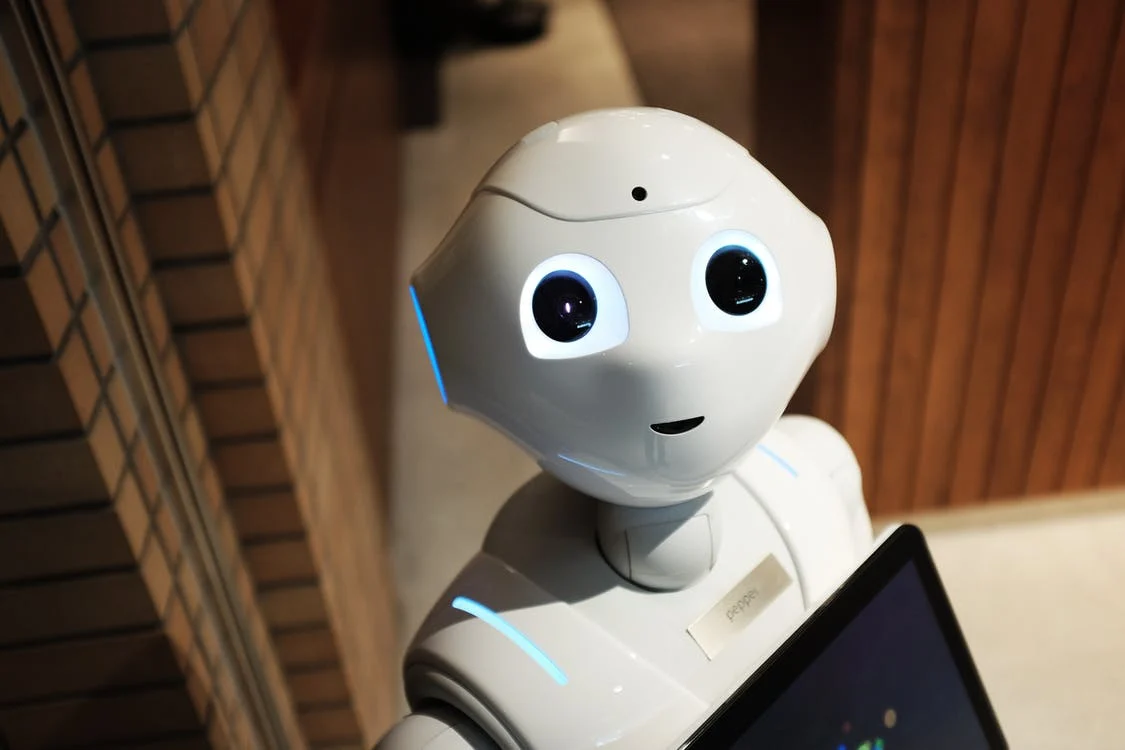 Изкуственият интелект крие рискове: Роботи расисти могат да вземат сами опасни решения