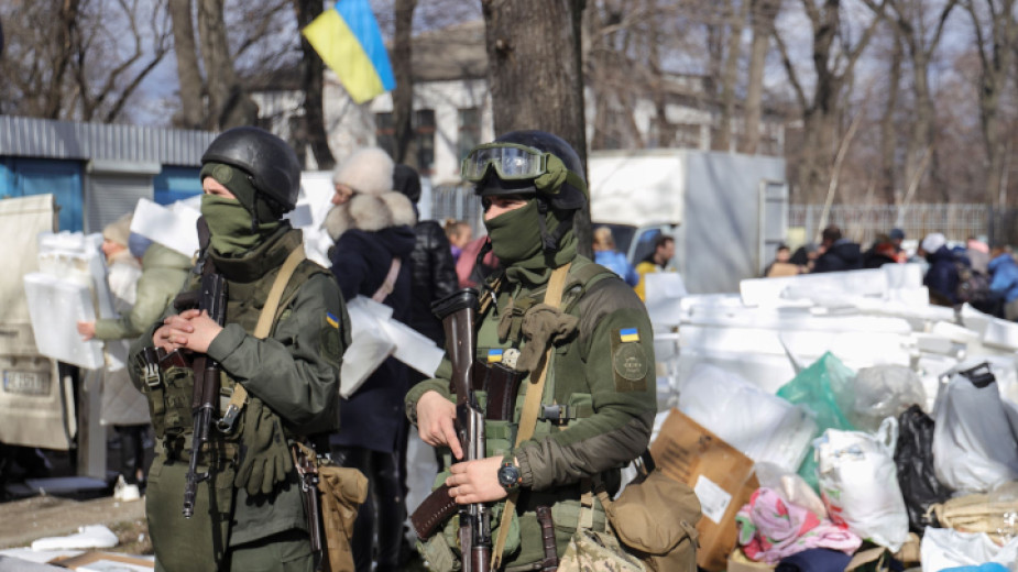 Най-малко трима убити и 15 ранени при ракетна атака по украинския град Днипро